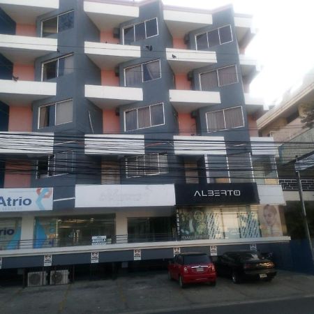 סנטיאגו דה לוס קבאלרוס Apartahotel Jardines Metropolitanos מראה חיצוני תמונה