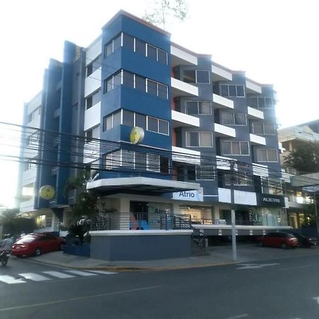סנטיאגו דה לוס קבאלרוס Apartahotel Jardines Metropolitanos מראה חיצוני תמונה