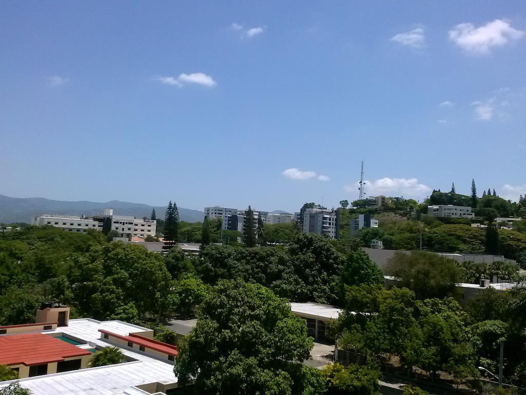 סנטיאגו דה לוס קבאלרוס Apartahotel Jardines Metropolitanos מראה חיצוני תמונה