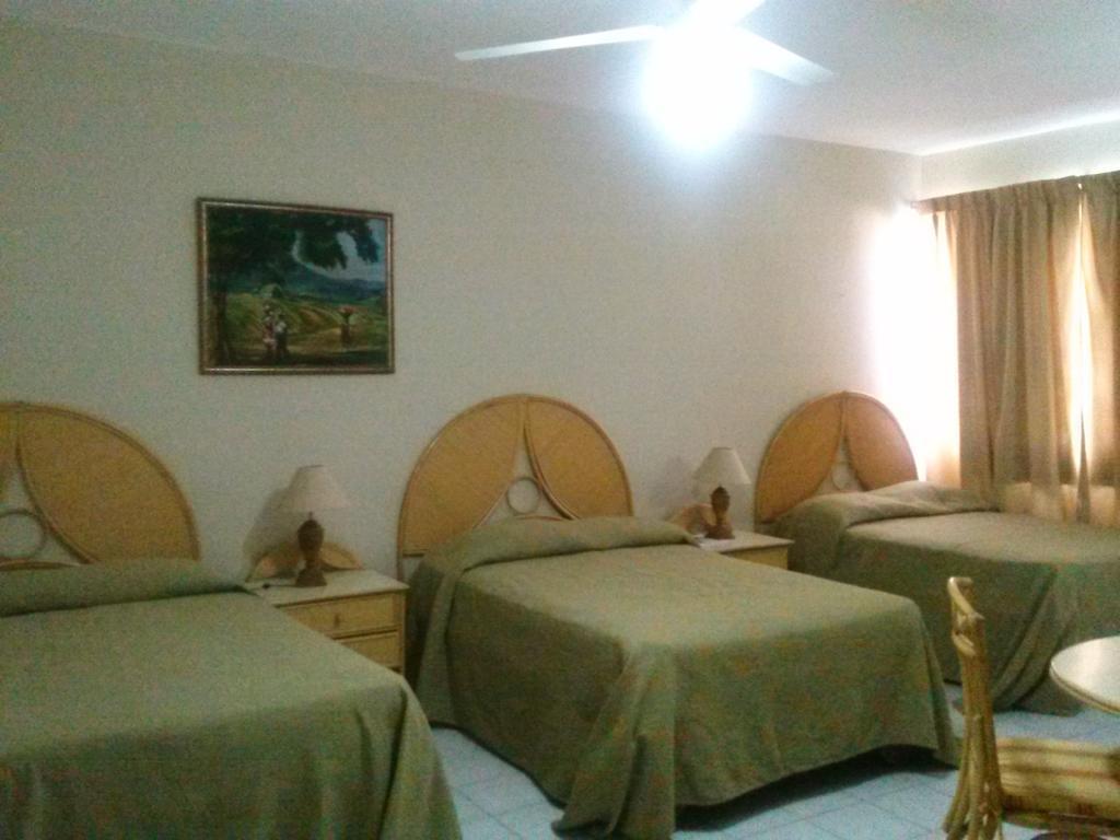 סנטיאגו דה לוס קבאלרוס Apartahotel Jardines Metropolitanos חדר תמונה