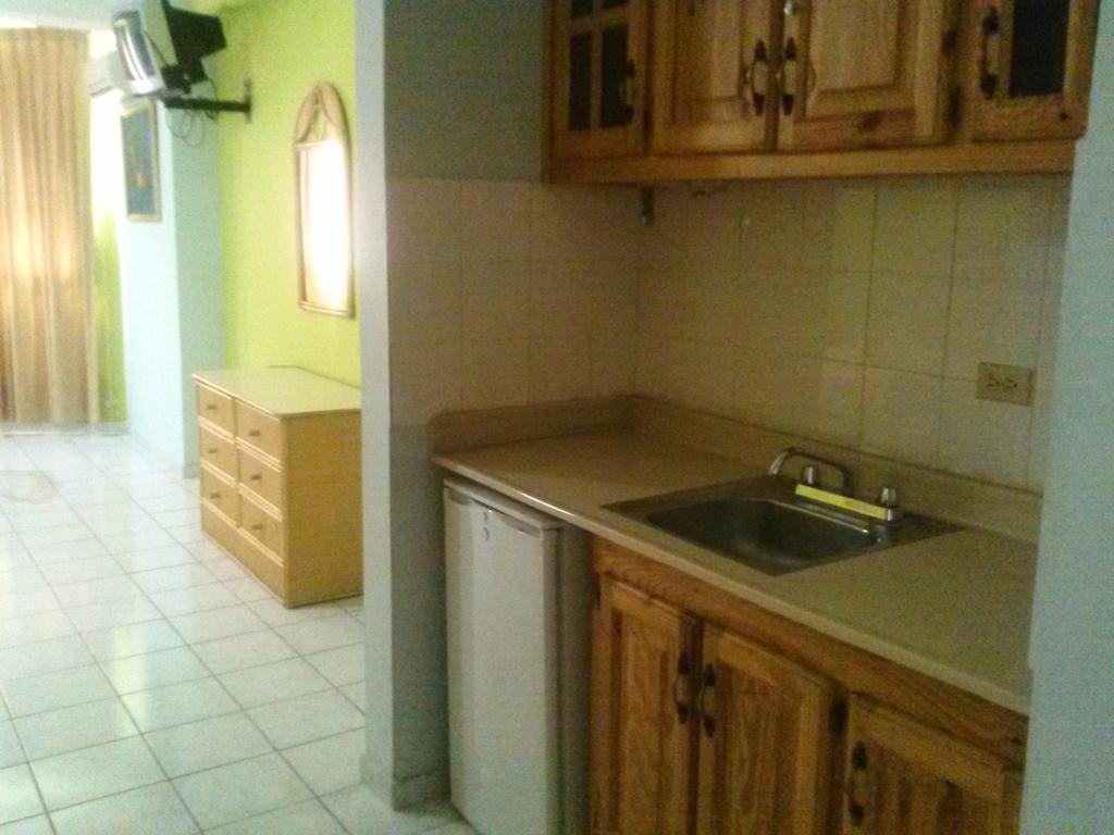 סנטיאגו דה לוס קבאלרוס Apartahotel Jardines Metropolitanos מראה חיצוני תמונה