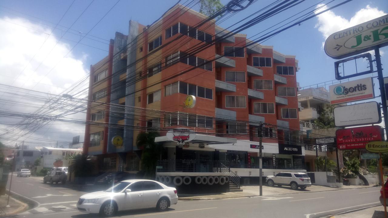 סנטיאגו דה לוס קבאלרוס Apartahotel Jardines Metropolitanos מראה חיצוני תמונה