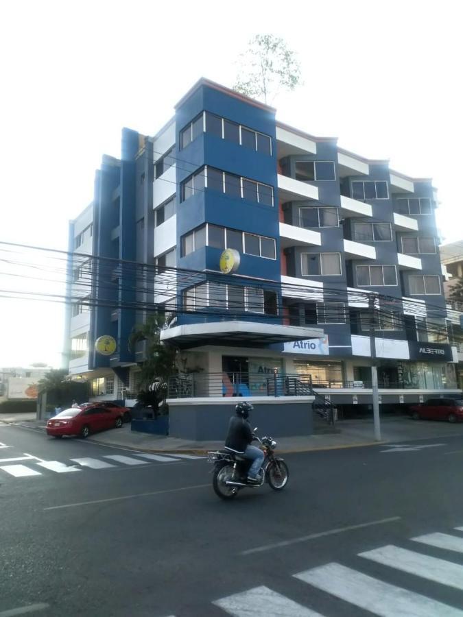 סנטיאגו דה לוס קבאלרוס Apartahotel Jardines Metropolitanos מראה חיצוני תמונה
