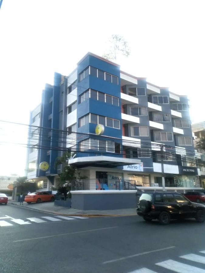 סנטיאגו דה לוס קבאלרוס Apartahotel Jardines Metropolitanos מראה חיצוני תמונה